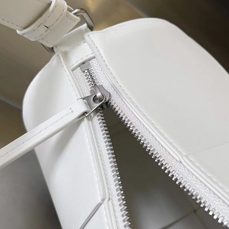 Bottega Veneta Intrecciato Cylinder Bag White 741562 - 9