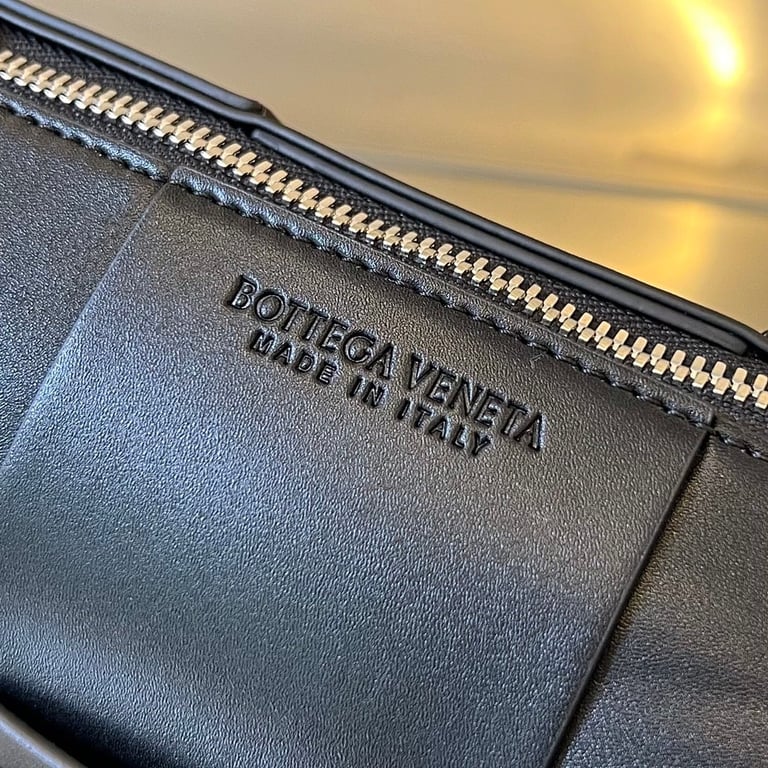 Bottega Veneta Intrecciato Cylinder Bag Black 741561 - 8