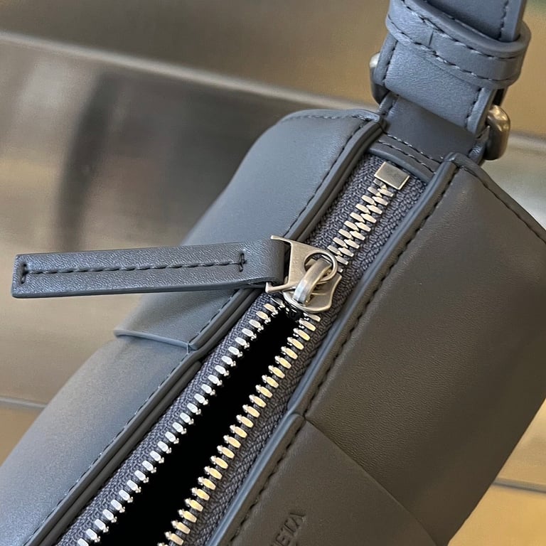Bottega Veneta Intrecciato Cylinder Bag Grey - 9