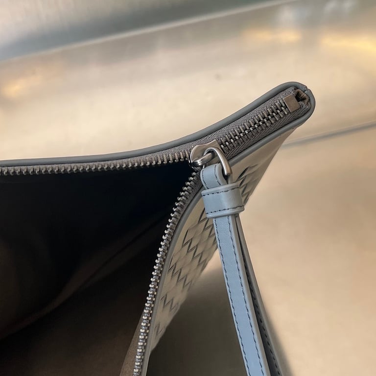 Bottega Veneta Intrecciato Leather Clutch 256405 - 5