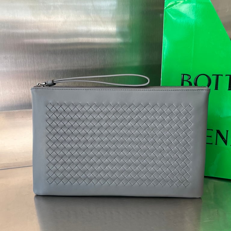 Bottega Veneta Intrecciato Leather Clutch 256405 - 10