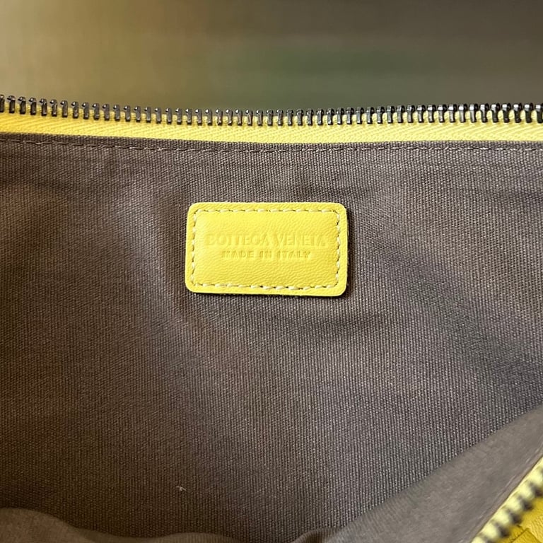 Bottega Veneta 256405 Intrecciato Leather Clutch Yellow - 4