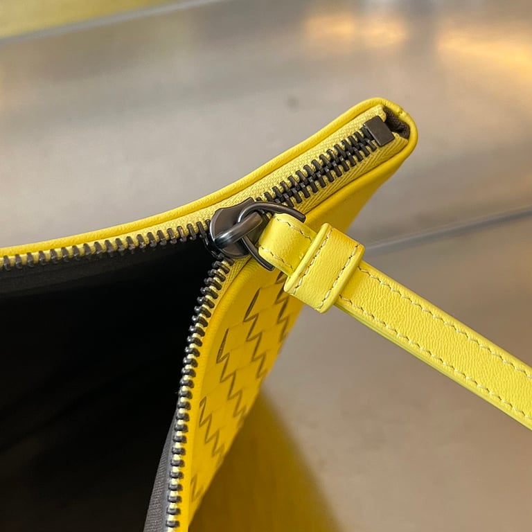 Bottega Veneta 256405 Intrecciato Leather Clutch Yellow - 5