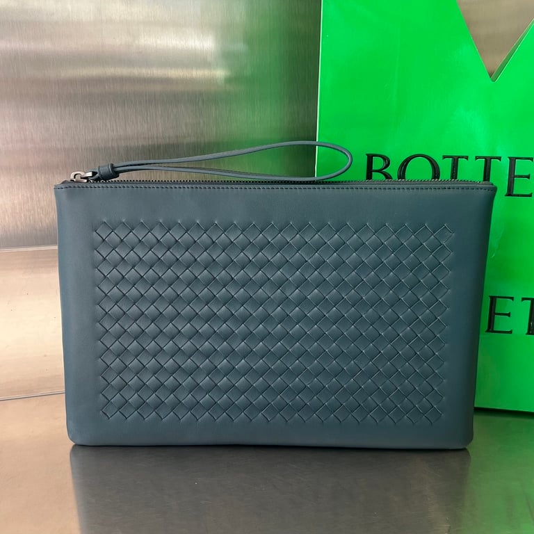 Bottega Veneta 256405 Intrecciato Leather Clutch Blue - 10