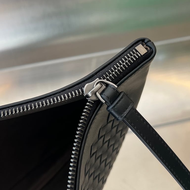 Bottega Veneta Intrecciato Leather Clutch 256405 - 6