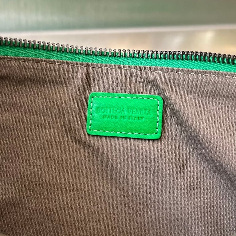 Bottega Veneta Intrecciato Leather Pouch Green - 4