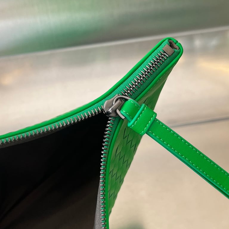 Bottega Veneta Intrecciato Leather Pouch Green - 6