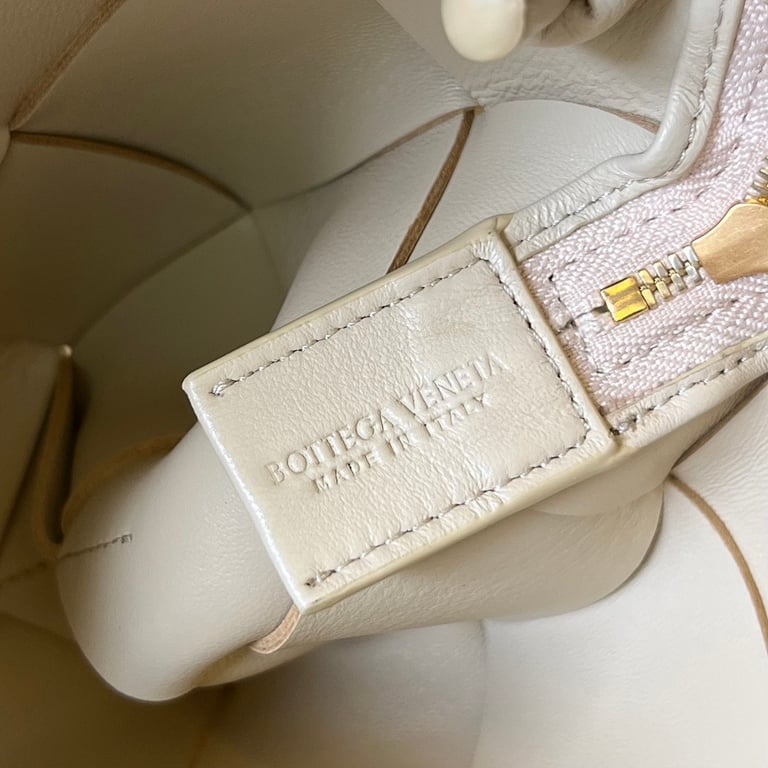 Bottega Veneta Cassette Camera Bag Cream - 2