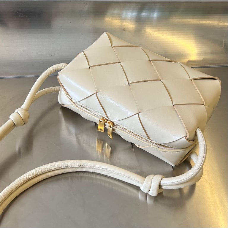 Bottega Veneta Cassette Camera Bag Cream - 9