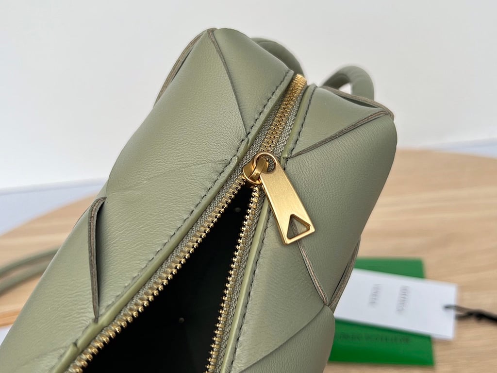 Bottega Veneta Cassette Camera Bag Sage Green - 3