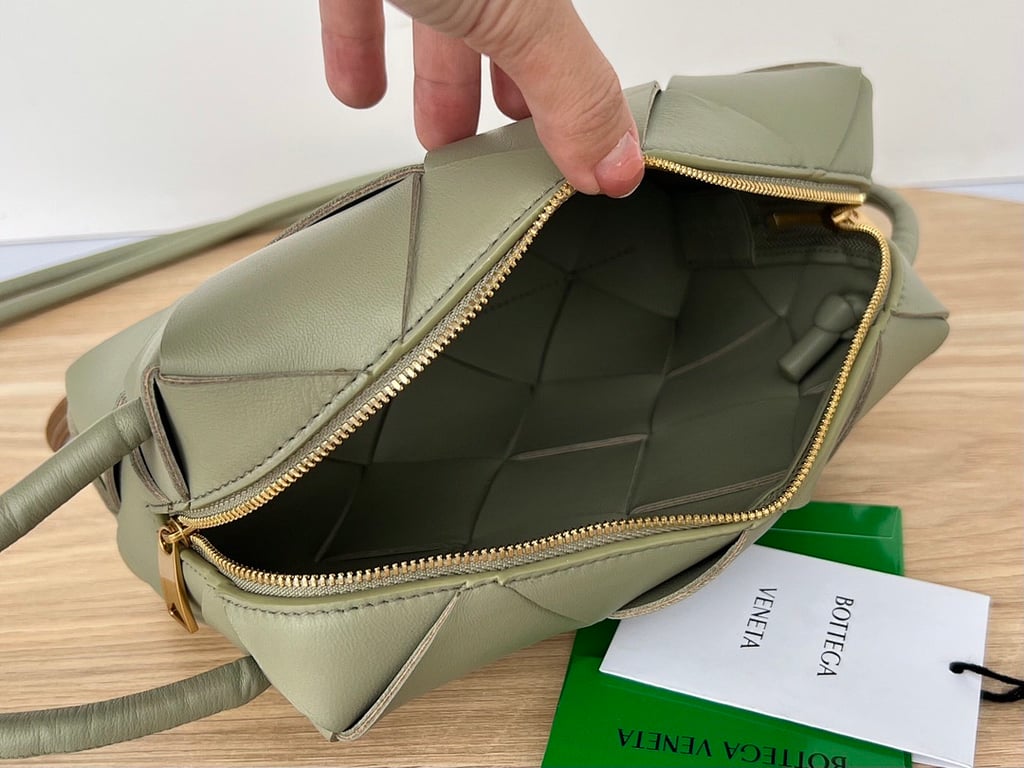 Bottega Veneta Cassette Camera Bag Sage Green - 4