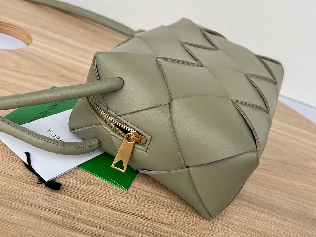 Bottega Veneta Cassette Camera Bag Sage Green - 5