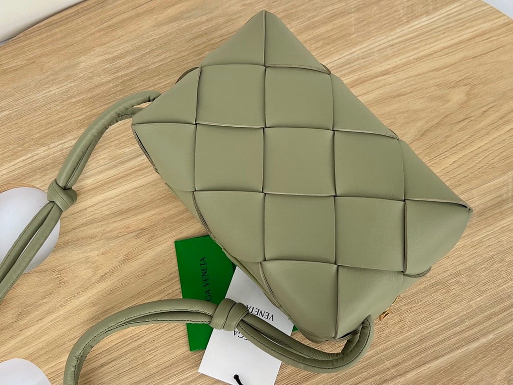 Bottega Veneta Cassette Camera Bag Sage Green - 6