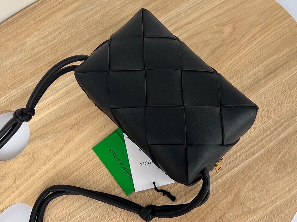 Bottega Veneta Cassette Camera Bag Black - 6