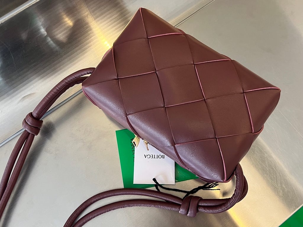 Bottega Veneta Cassette Camera Bag 709417 - 2