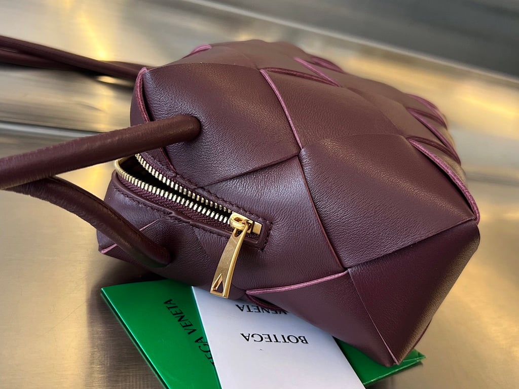 Bottega Veneta Cassette Camera Bag 709417 - 3