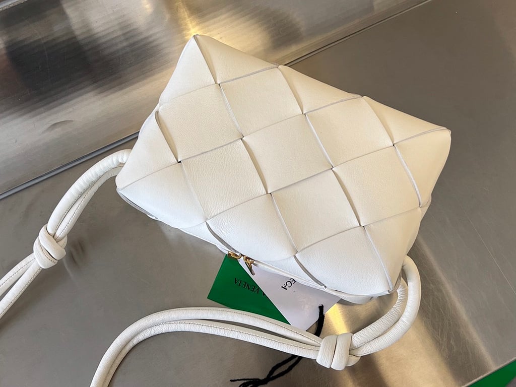 Bottega Veneta Cassette Camera Bag White - 2
