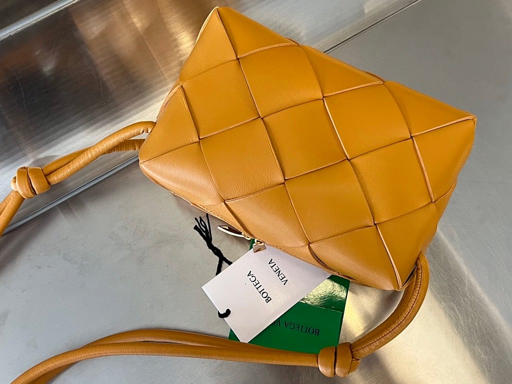 Bottega Veneta Cassette Camera Bag Yellow - 2