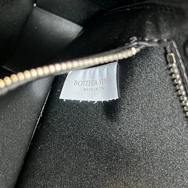 Bottega Veneta Cassette Crossbody Bag Black - 2