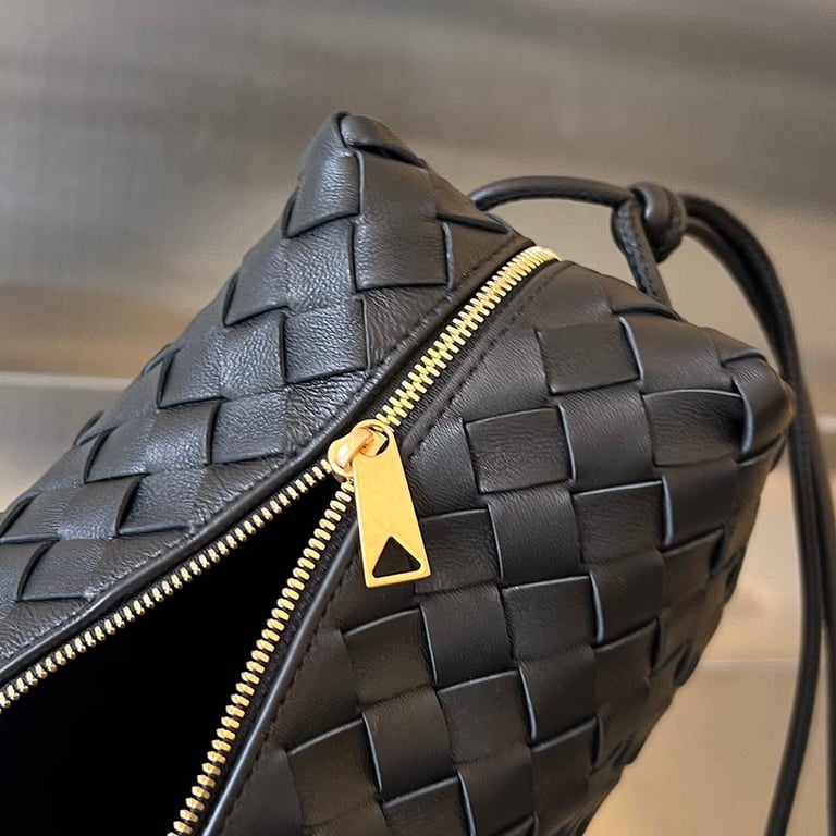 Bottega Veneta Medium Loop Camera Bag Black - 4