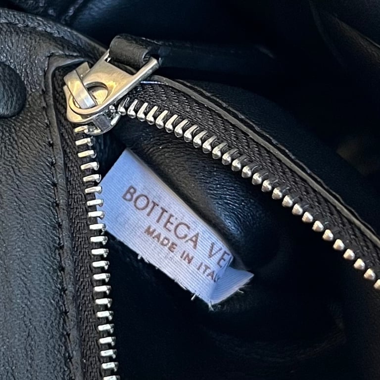 Bottega Veneta Padded Cassette Bag Black 717506 - 2