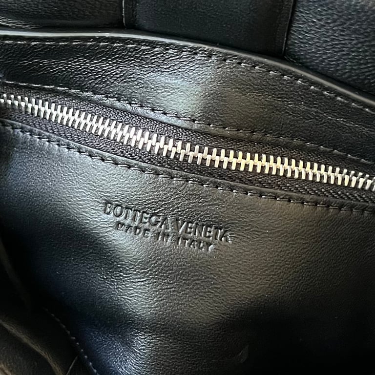 Bottega Veneta Padded Cassette Bag Black 717506 - 3