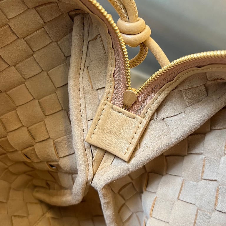 Bottega Veneta Medium Loop Camera Bag Beige - 2
