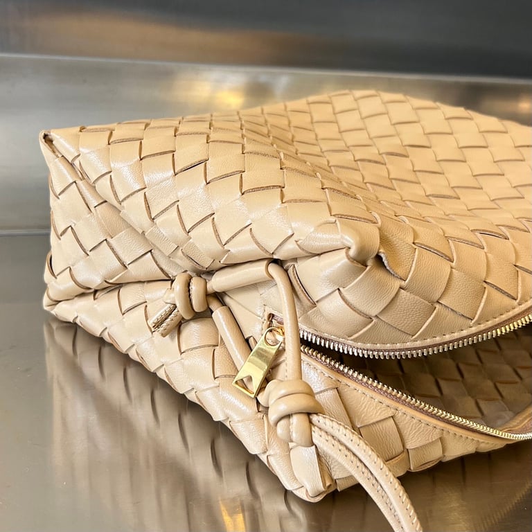 Bottega Veneta Medium Loop Camera Bag Beige - 3
