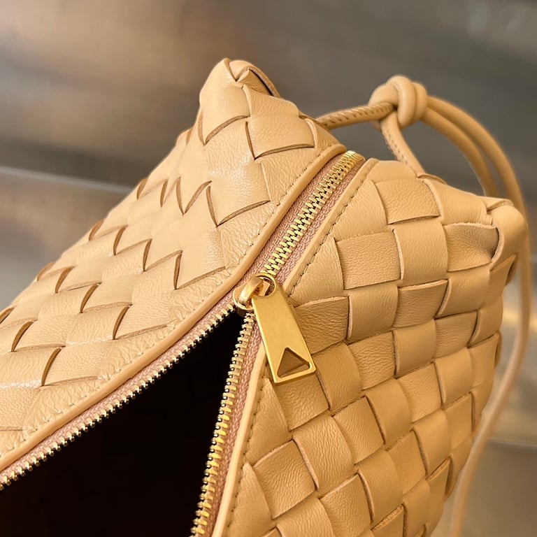 Bottega Veneta Medium Loop Camera Bag Beige - 5