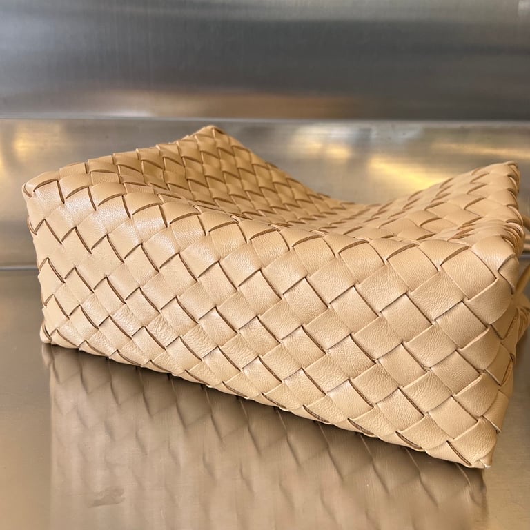 Bottega Veneta Medium Loop Camera Bag Beige - 7