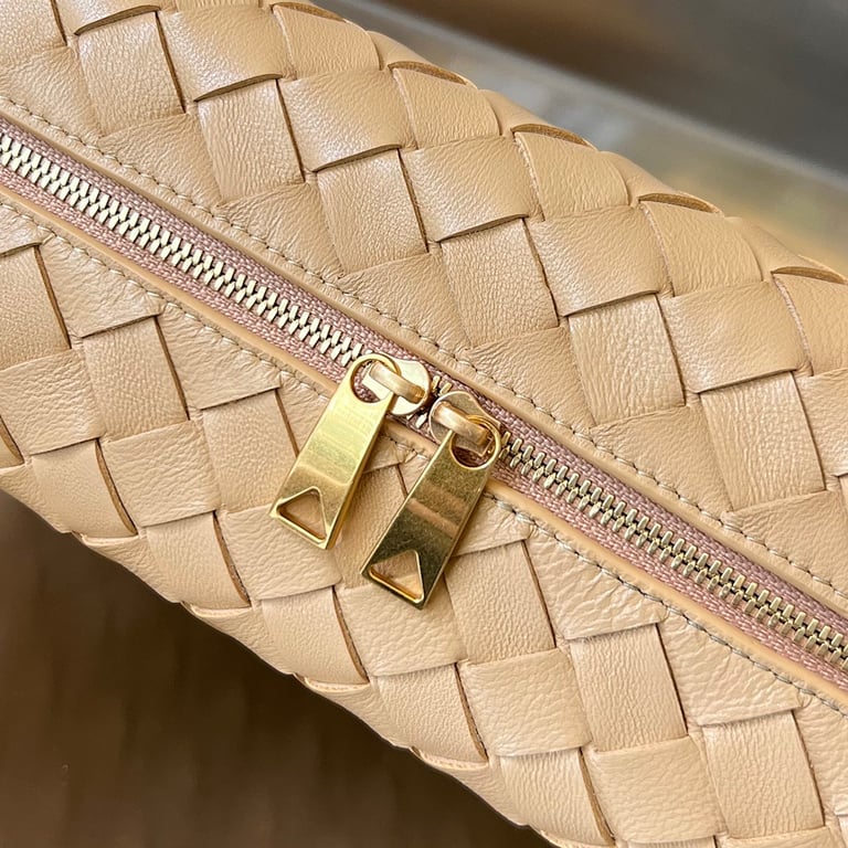 Bottega Veneta Medium Loop Camera Bag Beige - 8