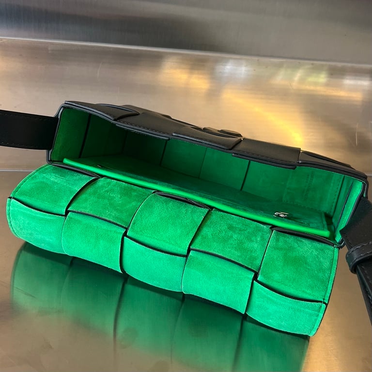 Bottega Veneta Cassette Bag Black Green - 5