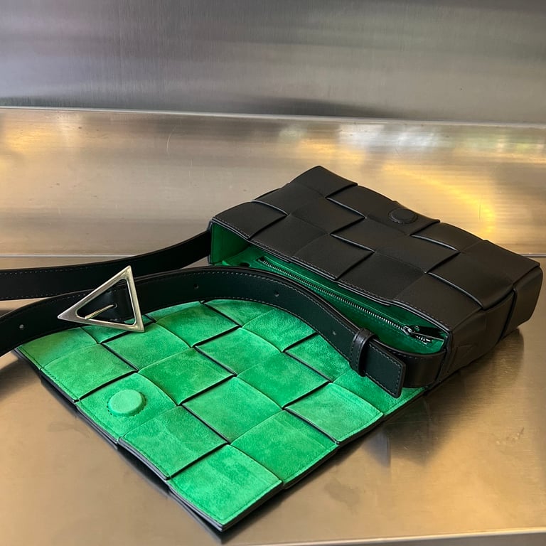 Bottega Veneta Cassette Bag Black Green - 6
