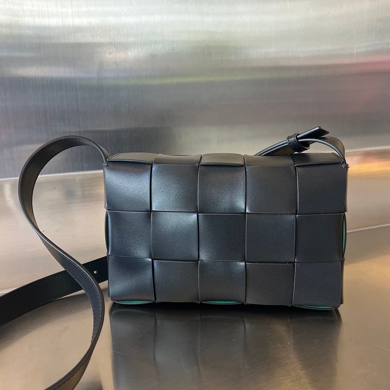Bottega Veneta Cassette Bag Black Green - 9
