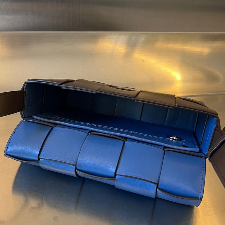 Bottega Veneta Cassette Bag Brown Blue - 5