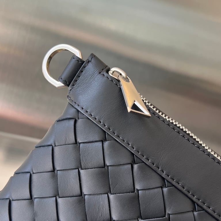 Bottega Veneta Intrecciato Leather Clutch 651852 Black - 4