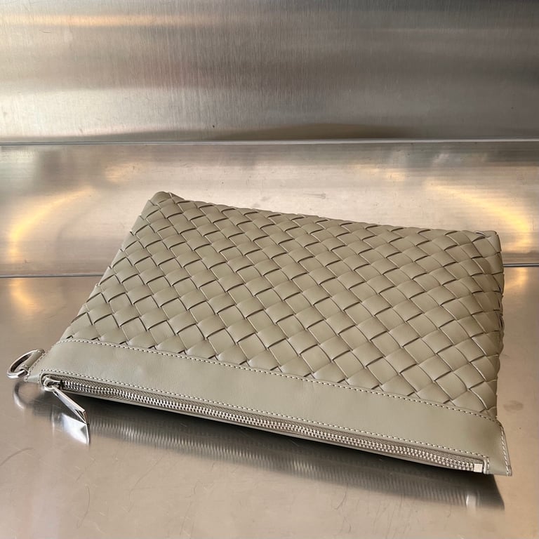 Bottega Veneta Intrecciato Leather Clutch 651852 - 7