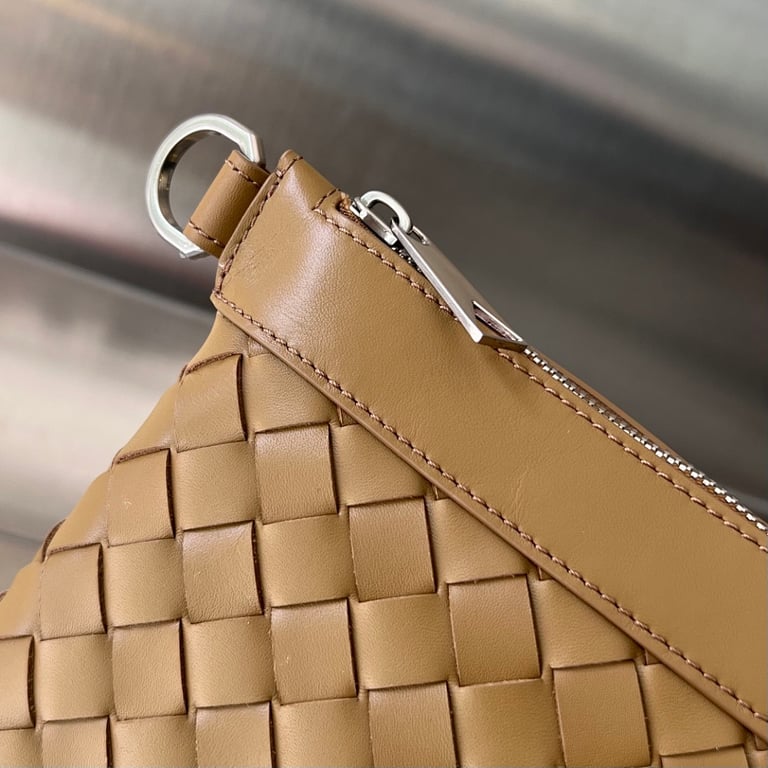 Bottega Veneta Intrecciato Pouch 651852 Tan - 4