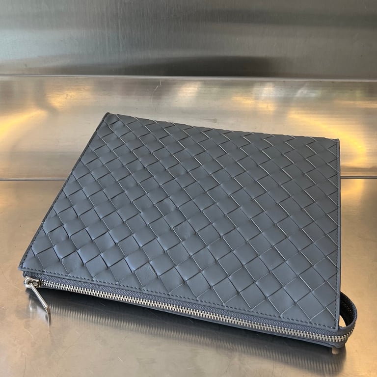 Bottega Veneta Intrecciato Leather Clutch 749443 - 8