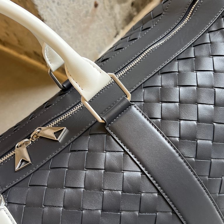 Bottega Veneta Intrecciato Duffle Bag 755127 Black/White - 4