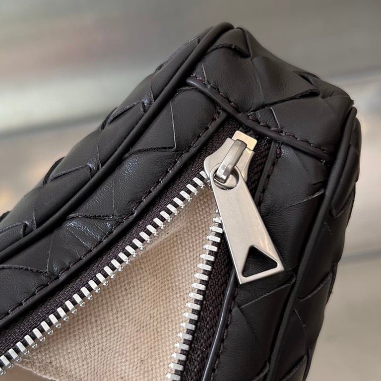 Bottega Veneta Intrecciato Medium Toiletry Case - 4