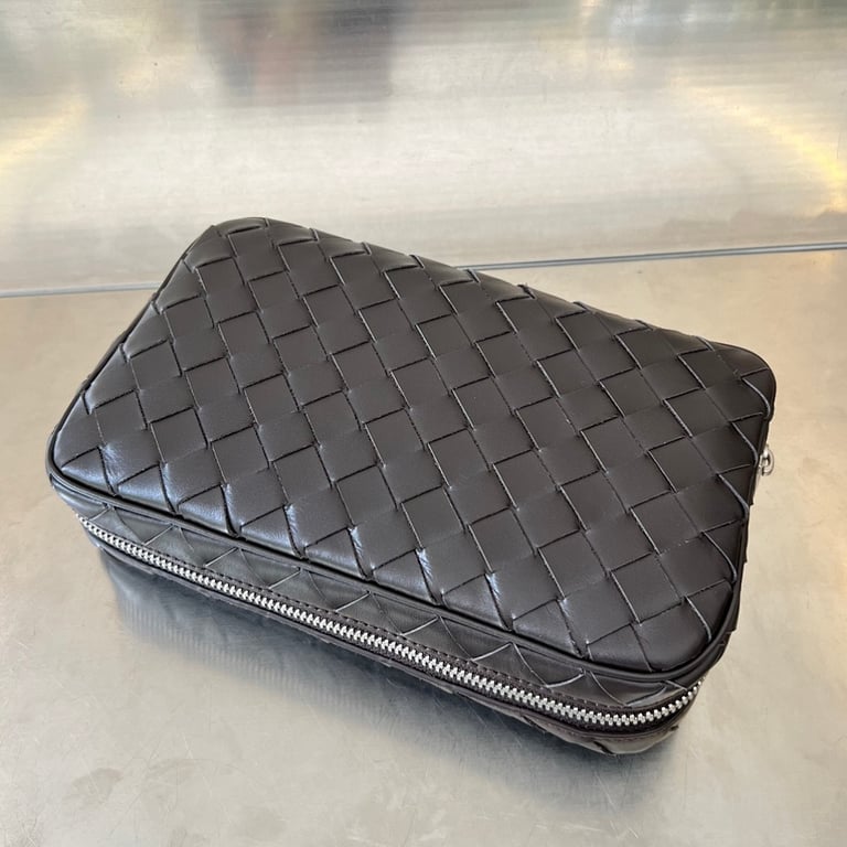 Bottega Veneta Intrecciato Medium Toiletry Case - 7