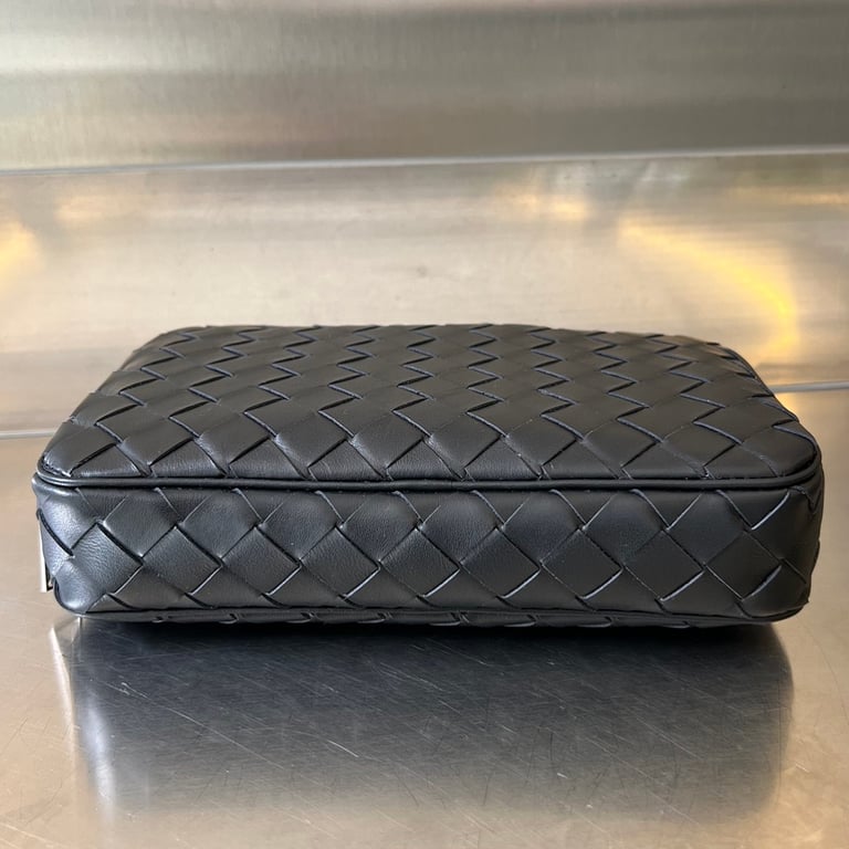 Bottega Veneta Intrecciato 765809 Medium Pouch - 8