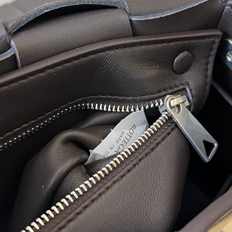 Bottega Veneta Cassette Messenger Bag 741777 Brown - 2