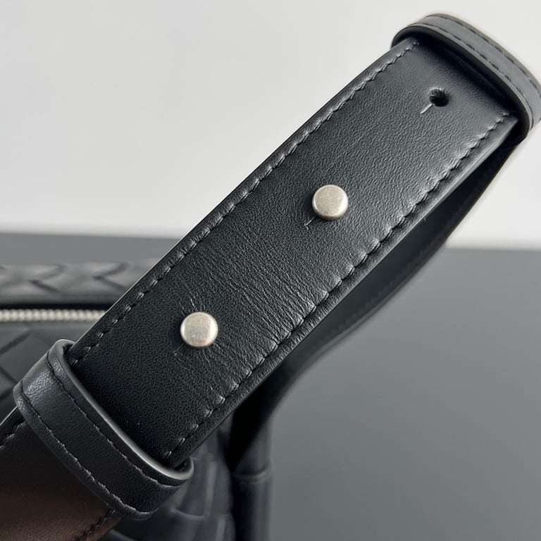 Bottega Veneta Loop Camera Bag Black - 4