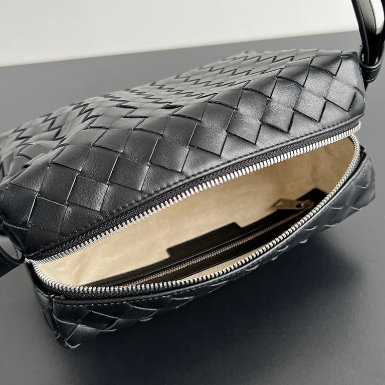 Bottega Veneta Loop Camera Bag Black - 5