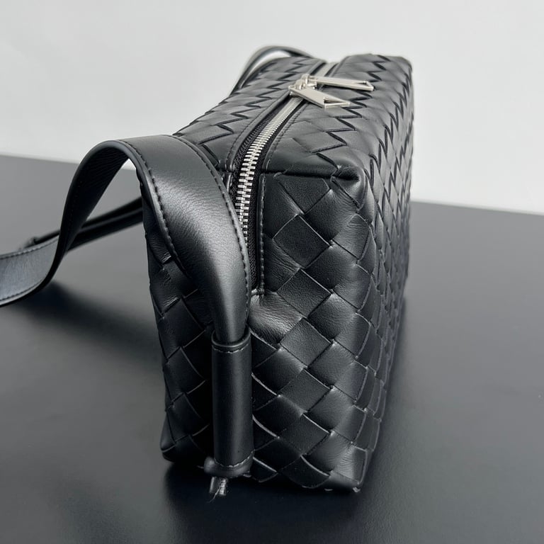 Bottega Veneta Loop Camera Bag Black - 9