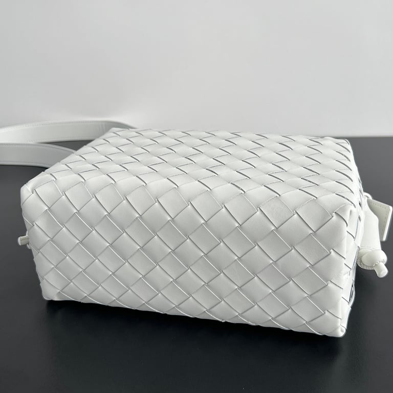 Bottega Veneta Loop Camera Bag White 755774 - 8