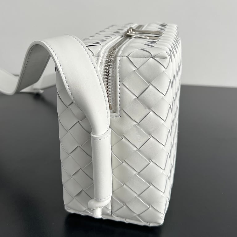 Bottega Veneta Loop Camera Bag White 755774 - 9