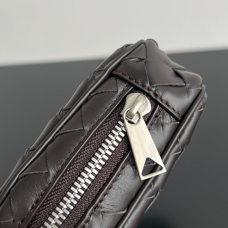 Bottega Veneta Intrecciato Small Toiletry Case Dark Brown - 2